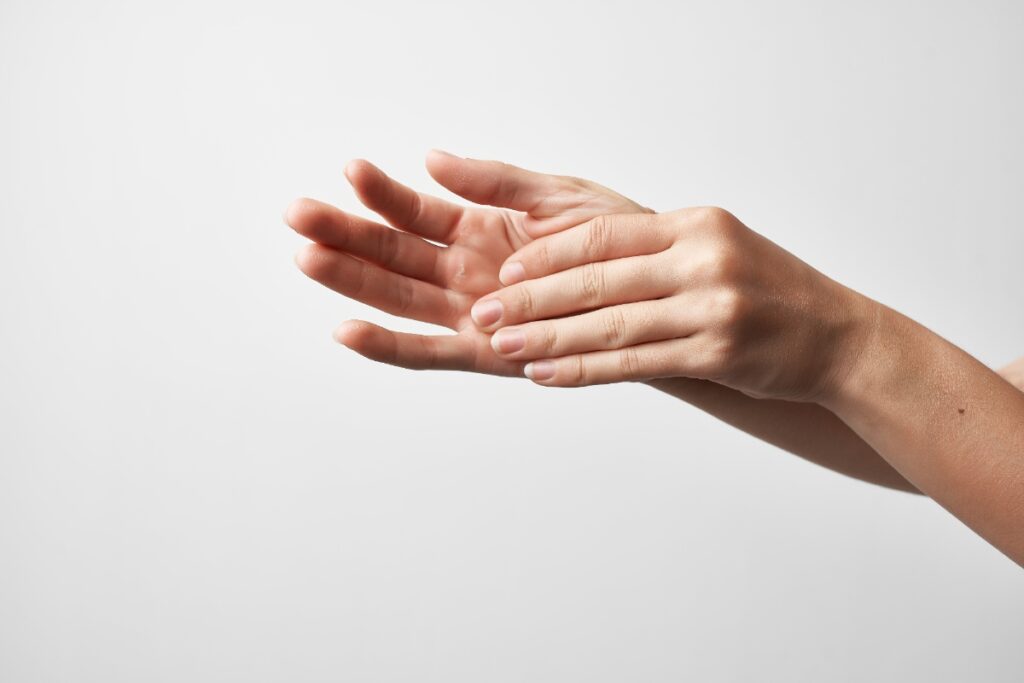 Des mains d'une personne